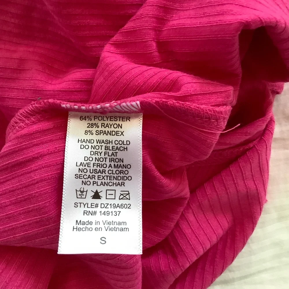 NWT Fashion Nova Hailey Ribbed Bodysuit Fuchsia Size Small Thong Back Strapless - Picture 7 of 9